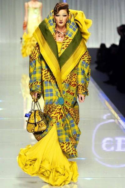 Look 1